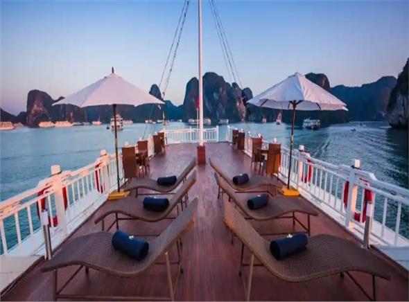 Chương trình 2 ngày 1 đêm trên du thuyền Le Journey Premium